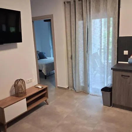 Alice Apartment *